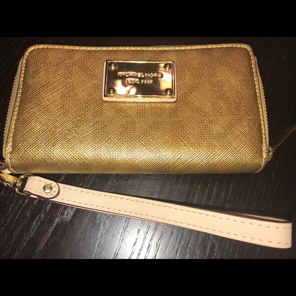 Michael Kors wallet/wristlet